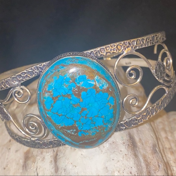 Turquoise Natural Gemstone handcrafted cuff - Picture 3 of 5